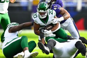 New-York-Jets-running-back-Breece-Hall-strains-groin.jpg