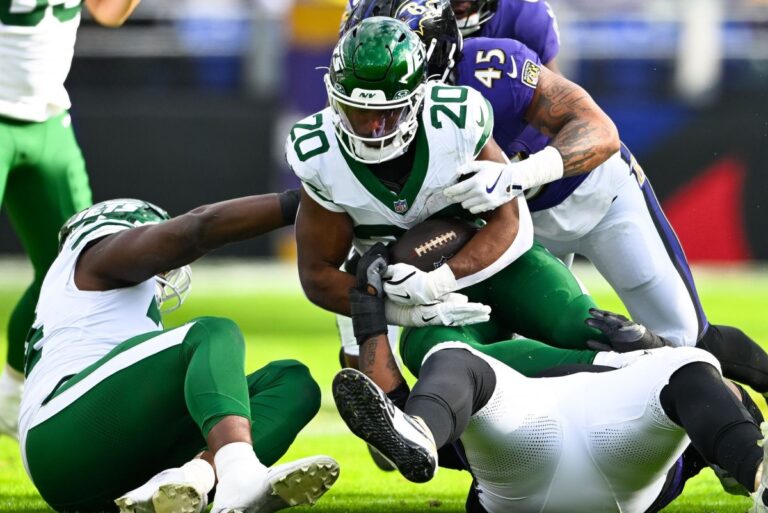 New-York-Jets-running-back-Breece-Hall-strains-groin.jpg