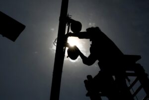 New-tech-adds-phone-tracking-to-license-plate-readers.jpg