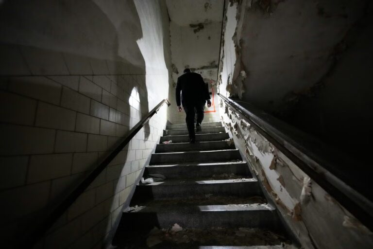 New_Orleans_Katrina_Hospital_11862.jpg