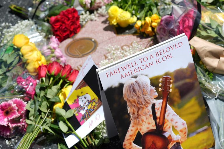Obit_Dolly_Parton_55824.jpg