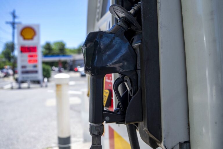 Oil-prices-rise-to-90-per-barrel-then-dip-slightly.jpg