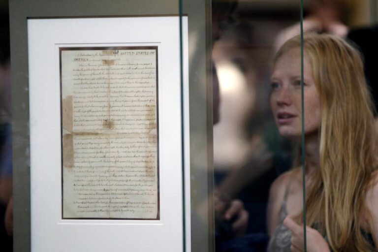 On-This-Day-Continental-Congress-signs-Declaration-of-Independence.jpg