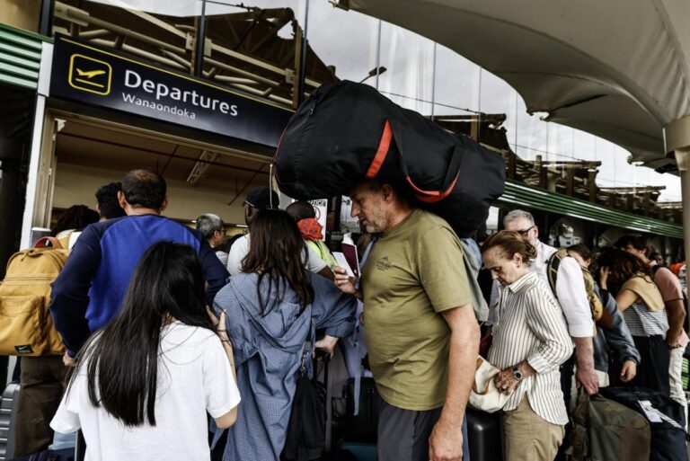 Passengers-stranded-in-Kenya-amid-aviation-strike.jpg
