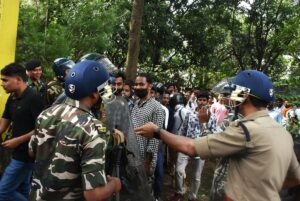 Police-in-India-use-tear-gas-water-cannons-on-demonstrators.jpg