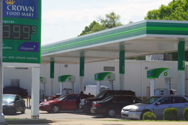 Price-of-oil-rises-after-renewed-US-Iran-fighting-in-Middle-East.jpg