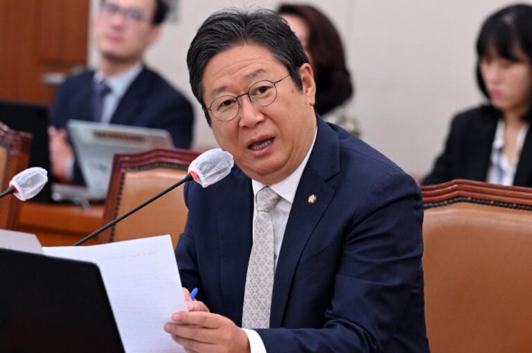 South-Korean-lawmaker-apologizes-for-discarded-bus-housing-proposal.jpg