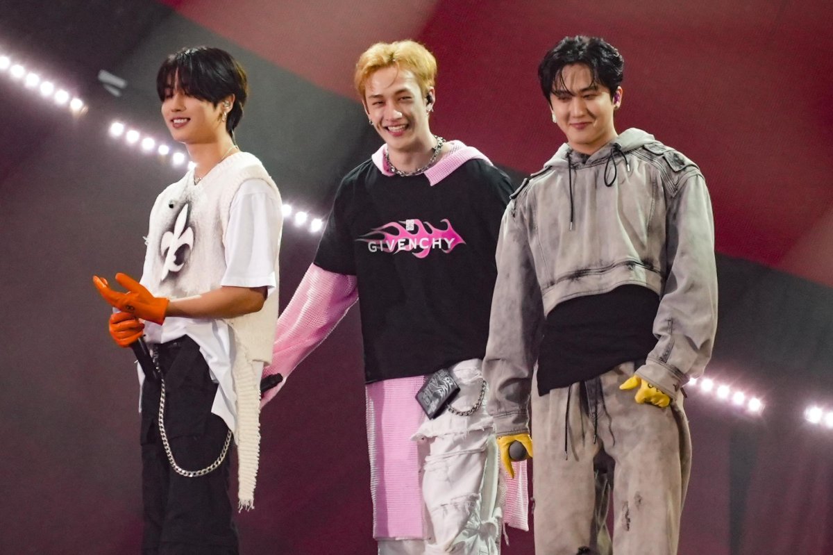 Stray-Kids-This-That-tops-US-album-chart.jpg