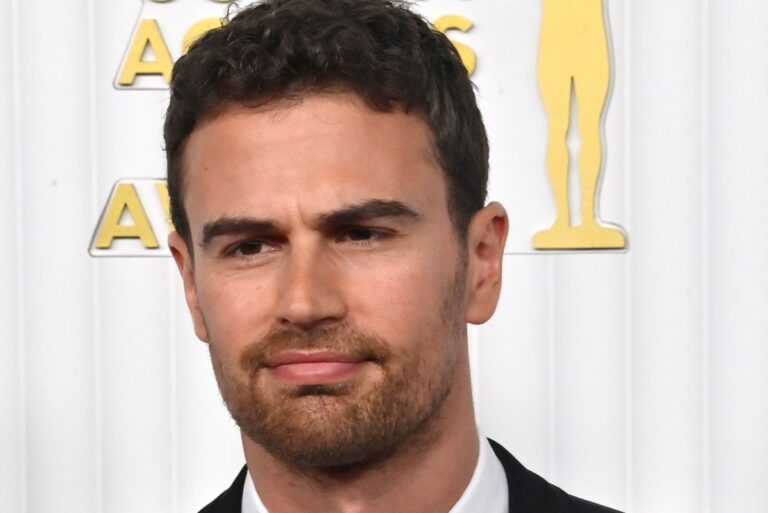 The-Gentlemen-Theo-James-Ray-Winstone-face-off-in-Season-2-trailer.jpg