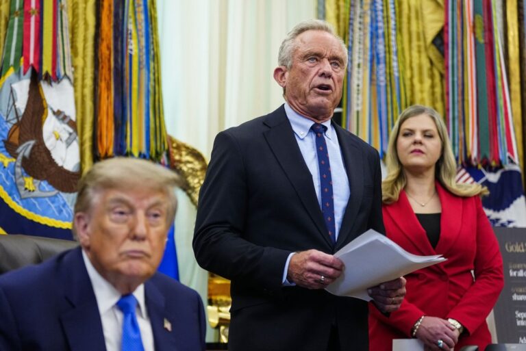 Trump-signs-executive-order-to-reduce-childhood-vaccines.jpg
