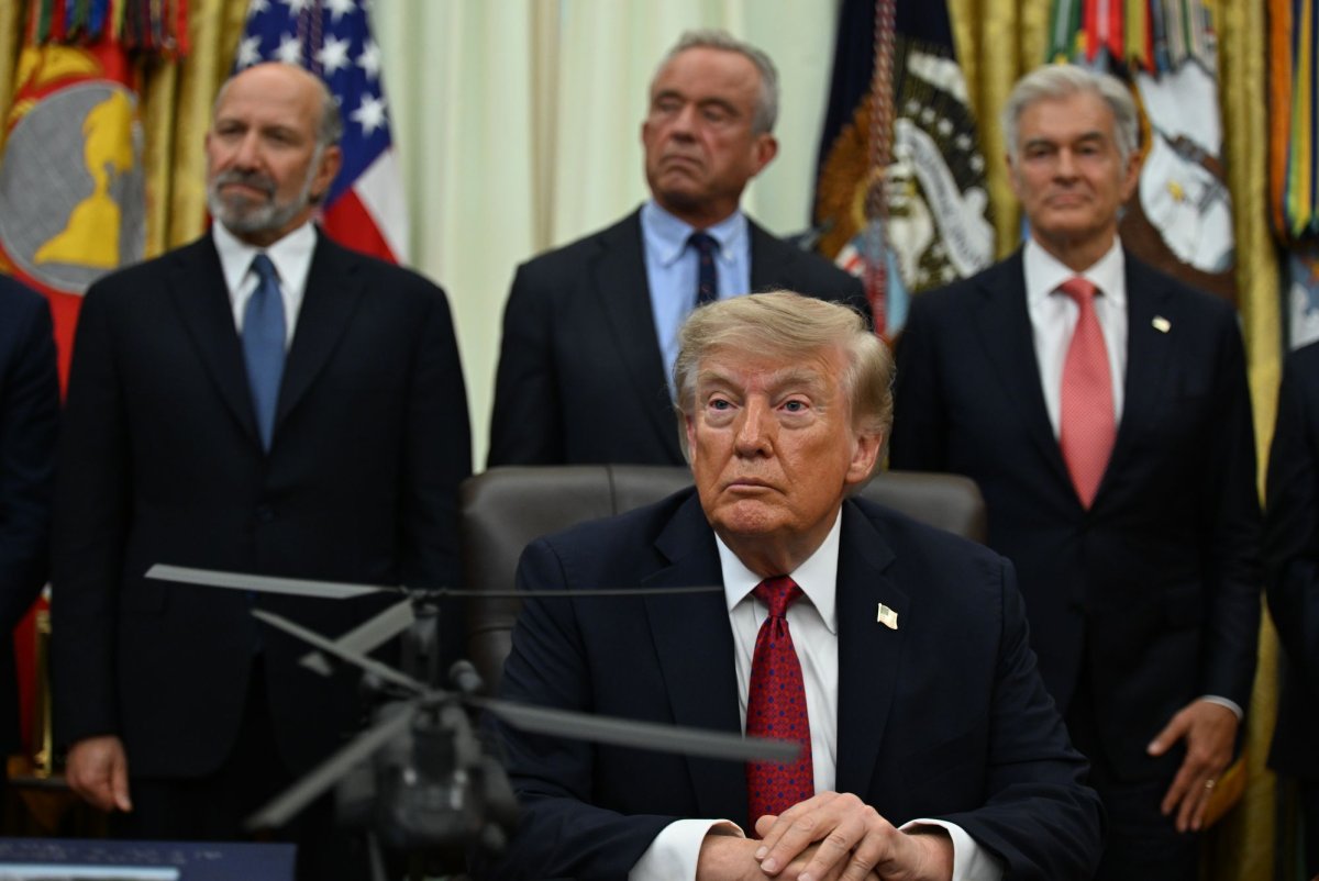 Trump-touts-deals-with-nine-more-pharmaceutical-companies.jpg