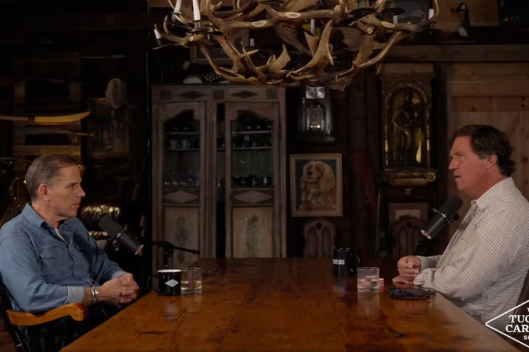 Tucker-Carlson-interviewing-Hunter-Biden.png