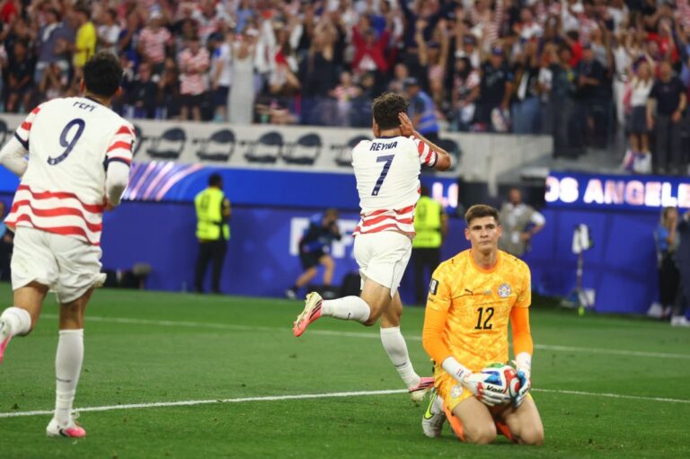USMNT-midfielder-Gio-Reyna-signs-5-year-deal-with-Strasbourg.jpg