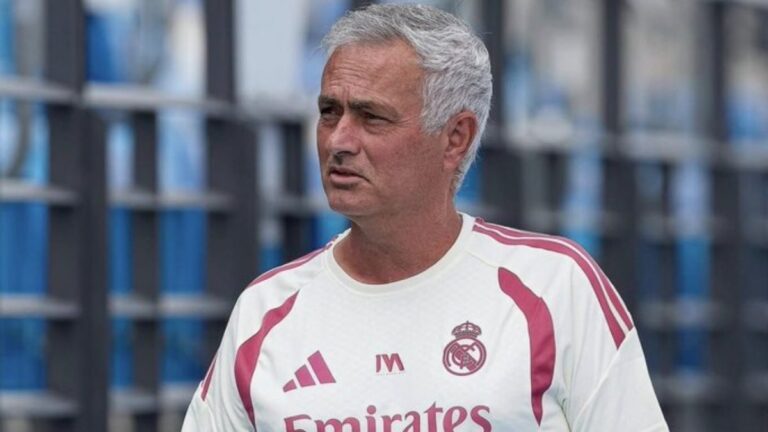 josemourinho-tn-72471787124606.jpg