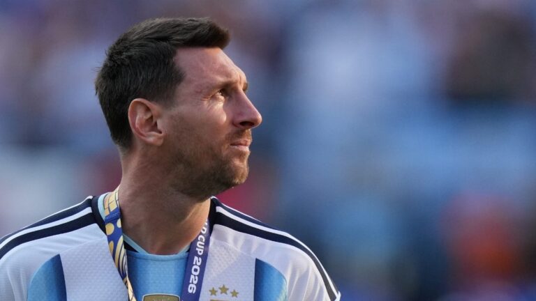 lionelmessi-tn-13641785850829.jpg