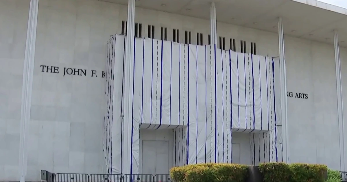 1789513182416_nn_hja_kennedy_center_close_two_years_trump_says_renovation_hinges_on_his_name_260915.webp