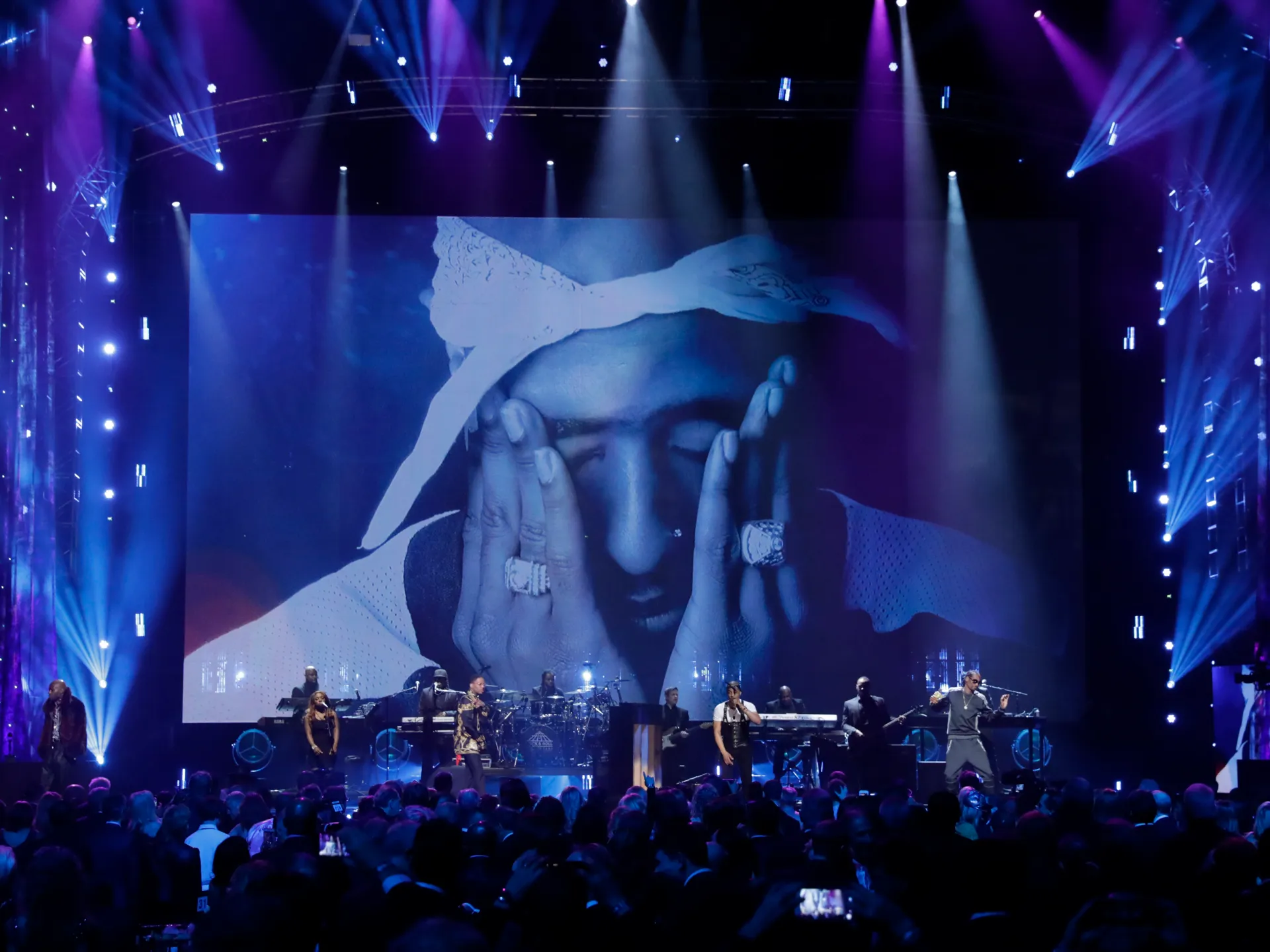 2017-04-08T120000Z_810809681_HP1ED480539GL_RTRMADP_3_MUSIC-HALLOFFAME-1788236676.jpg