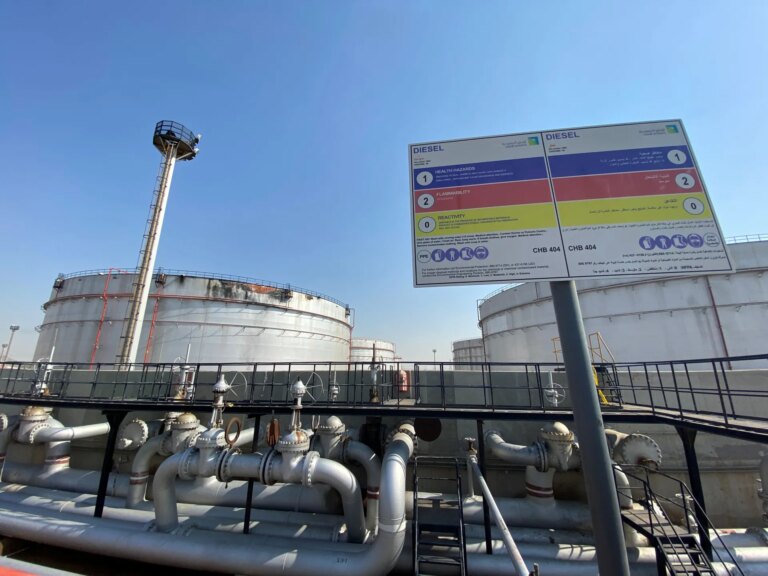 2020-11-24T084048Z_429849381_RC2K9K9OV3MM_RTRMADP_3_YEMEN-SECURITY-SAUDI-ARAMCO-SAUDI.jpg