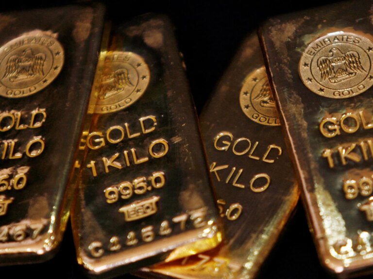 2025-02-03T173723Z_1606920677_RC24NCA1F6T7_RTRMADP_3_GOLD-PRICES-USA-1739280463.jpg