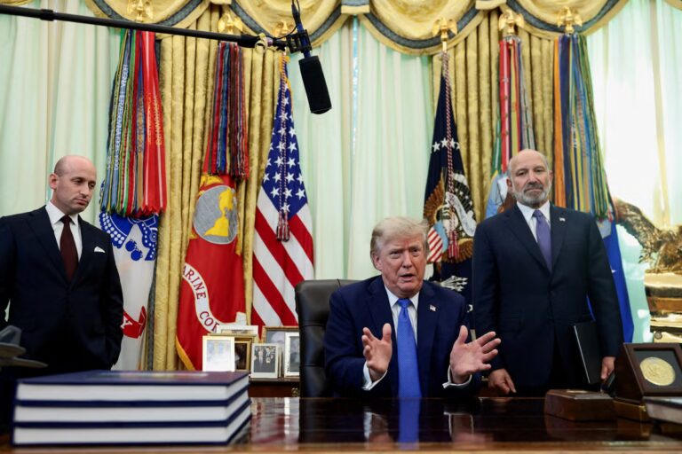 2026-09-01T210618Z_1828115232_RC29TMA8X1YI_RTRMADP_3_USA-TRUMP-BIRTHRIGHT-CITIZENSHIP.JPG