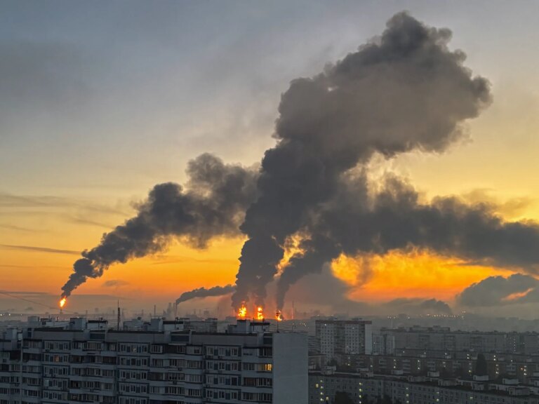 2026-09-20T042905Z_1824787393_RC2QMNA5QBAK_RTRMADP_3_UKRAINE-CRISIS-RUSSIA-REFINERY-1789884302.jpg