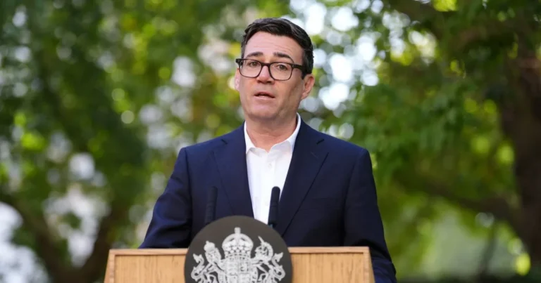 2026-09-21T151207Z_1653303163_RC2QNNA37YH7_RTRMADP_3_BRITAIN-POLITICS-1790030991_2e61a2-1790035297.j.webp