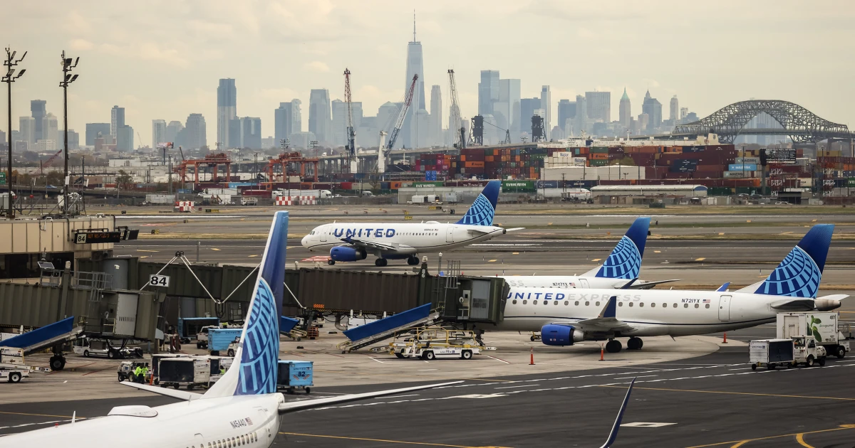 260503-united-newark-ww-1558-dbbfde.jpg