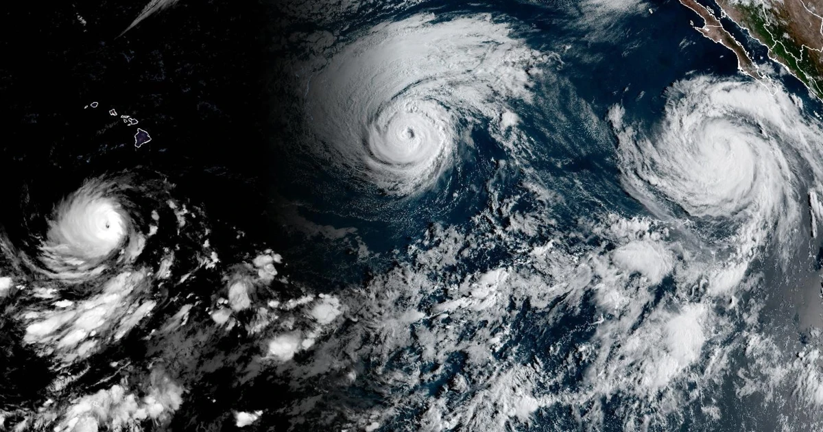 260903-noaa-image-hurricanes-ch-1220-f574d2.jpg