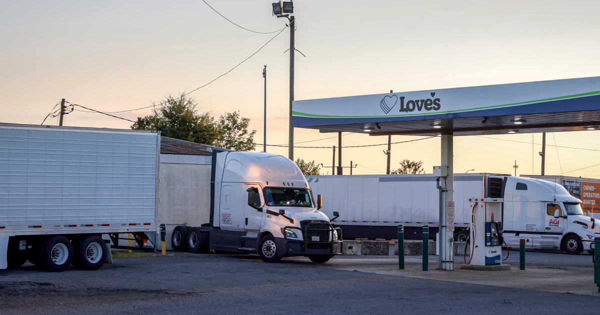 260903-truck-gas-station-ch-1644-79c704.jpg