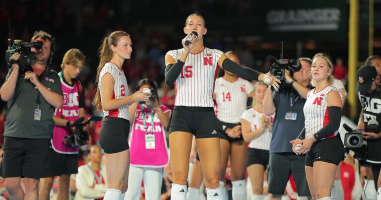 260907-Wrigley-Field-Volleyball-vsb-136-bddb93.jpg