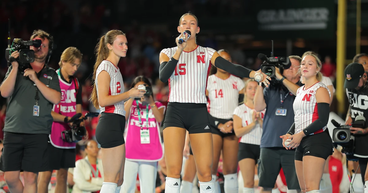 260907-Wrigley-Field-Volleyball-vsb-136-bddb93.jpg