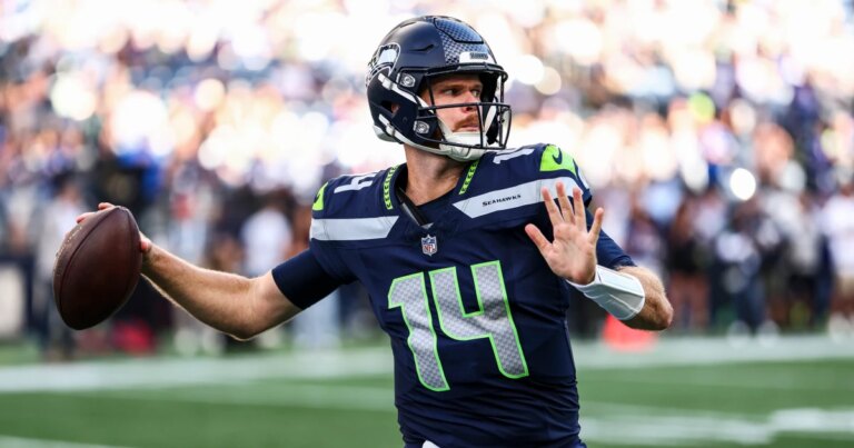 260909-Seahawks-Patriots-vsb-2045-b82d8b.jpg