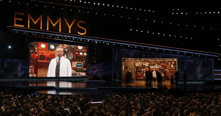 260911-emmy-awards-wwk-vsb-1733-72338c.jpg