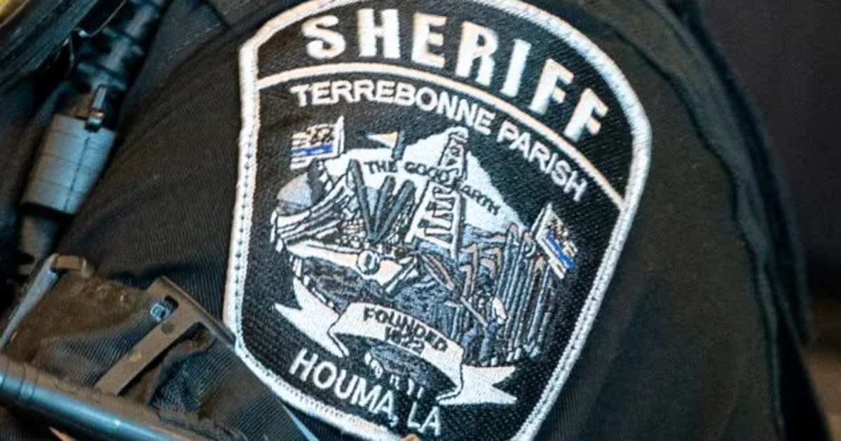260913-terrebonne-parish-police-patch-vl-448p-8c0926.jpg