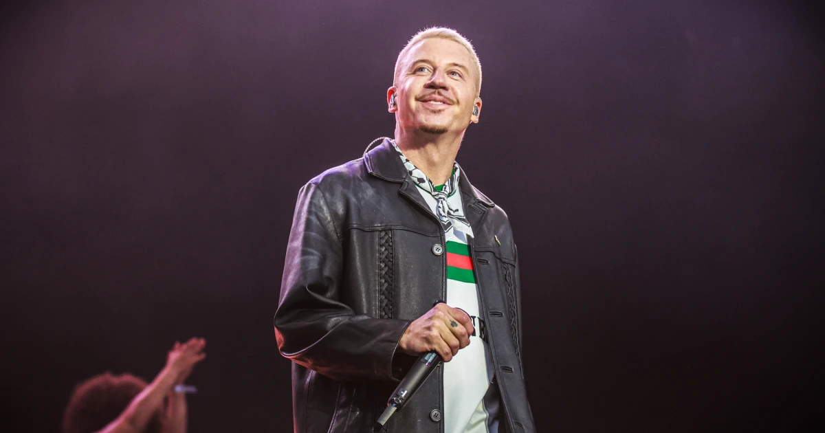 260914-Macklemore-ew-150p-a3c1fa.jpg