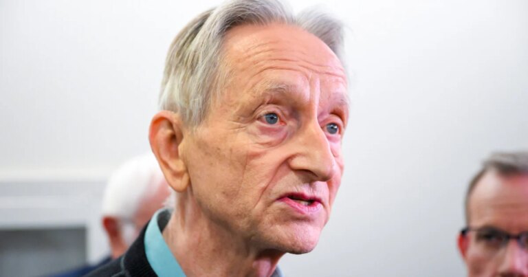 260917-Geoffrey-Hinton-ch-1028-47ae0d.jpg