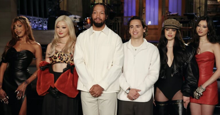 260926-jalen-brunson-snl-ww-1532-52136f.jpg