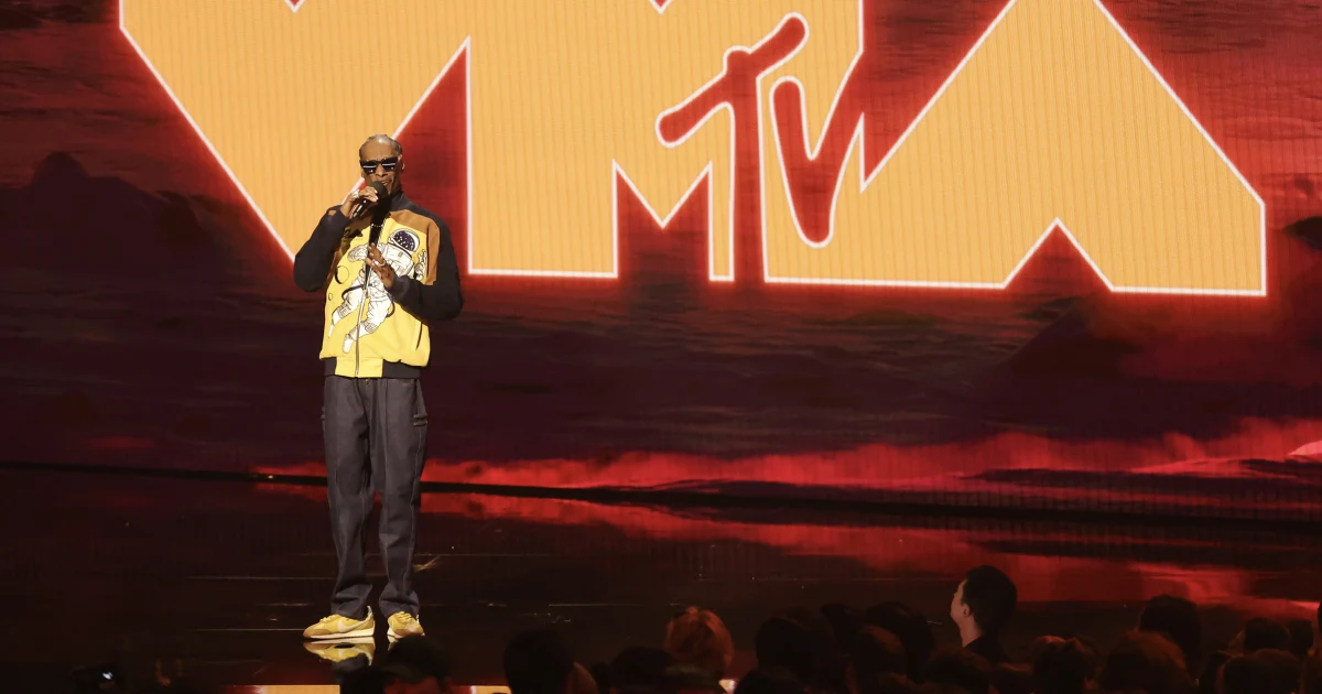 260927-snoop-dogg-vma-mtv-ww-1654-1fa584.jpg