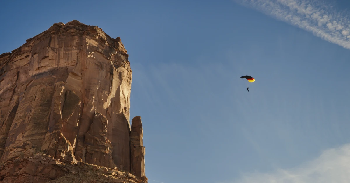 260927-utah-base-jumper-ww-1816-1f4181.jpg