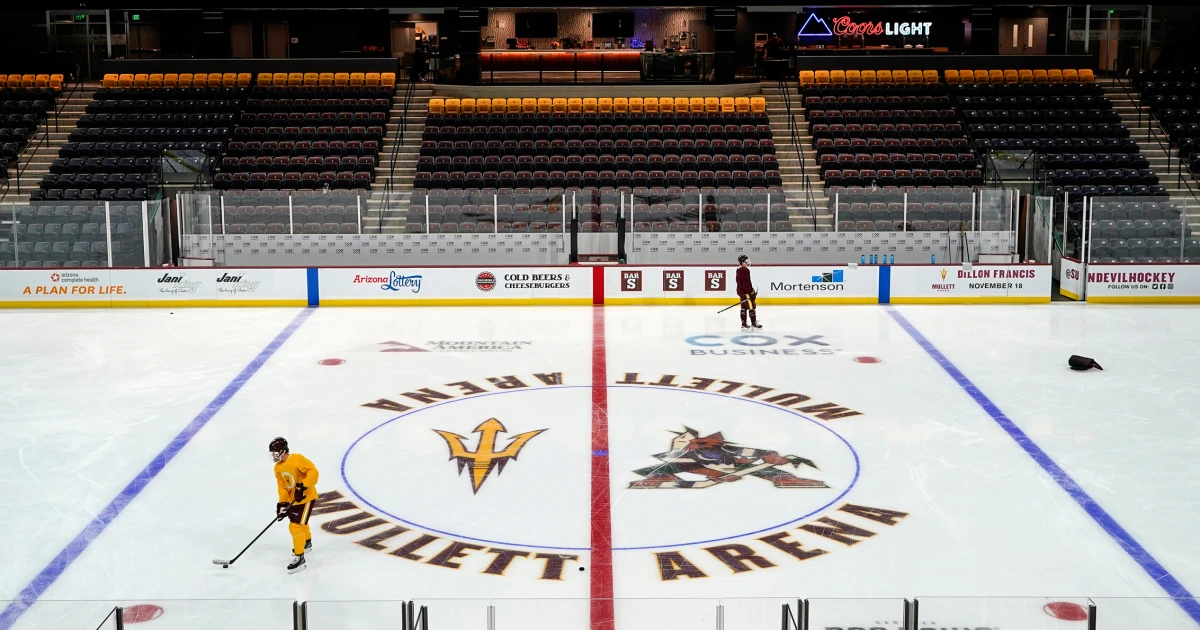 260929-ASU-hockey-vsb-2214-fc1df1.jpg