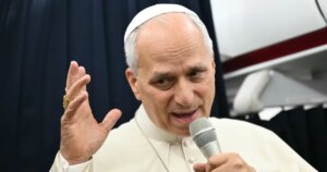 AP26271687954536-1790654824_b07db4-1790655815.jpg