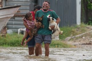 APTOPIX_Mexico_Extreme_Weather_Polo_97372.jpg