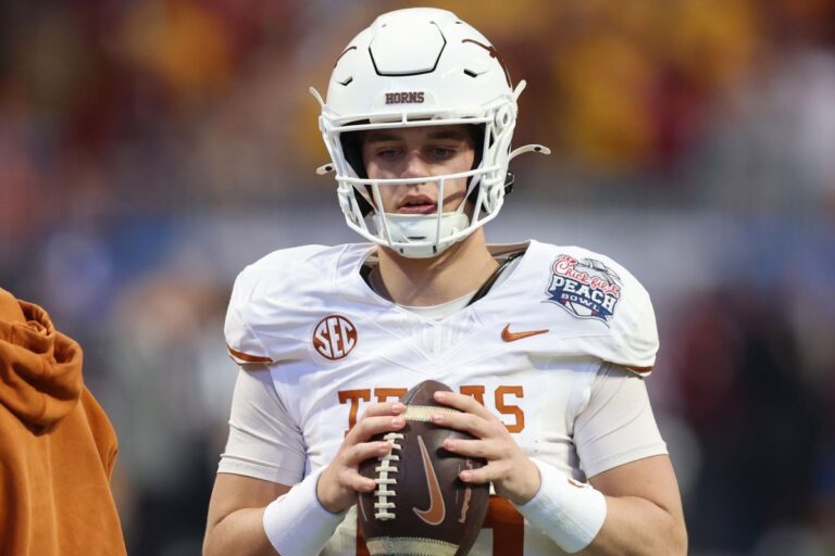 Arch-Manning-apologizes-to-Holly-Rowe-after-insensitive-comment.jpg