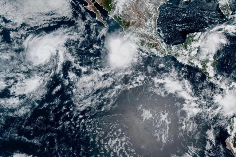 CORRECTION_Tropical_Weather_21734.jpg