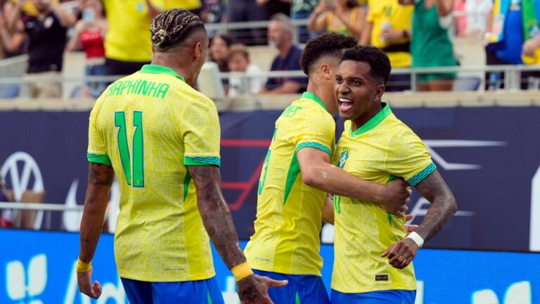 brazil-football-team-18711788974085.jpg