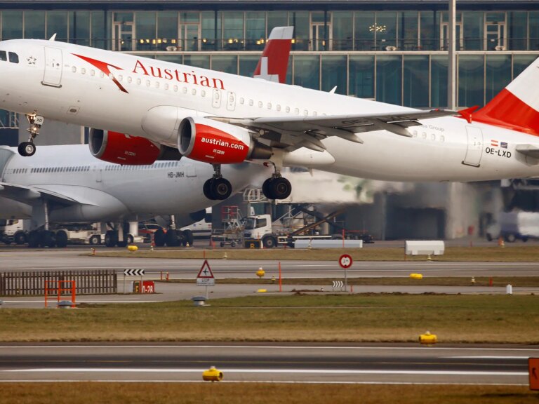2018-01-09T000000Z_498499034_RC1D134EE5B0_RTRMADP_3_GLOBAL-AIRLINES-1792365018.jpg