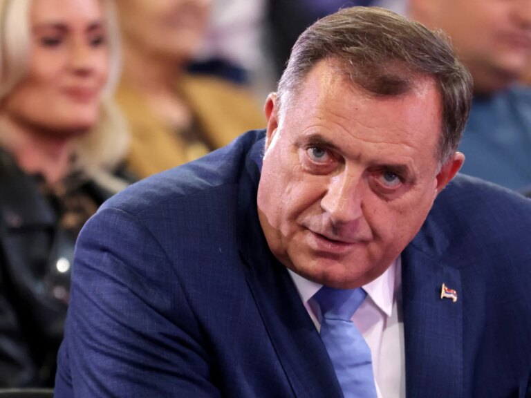 2022-10-10T132210Z_802632739_RC2IQW9OKI1U_RTRMADP_3_BOSNIA-SERBS-DODIK.jpg