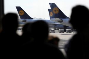 2026-09-29T075811Z_198617680_RC2VSNAHI7S1_RTRMADP_3_LUFTHANSA-CEO.JPG
