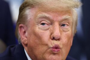 2026-09-30T210952Z_143760791_RC2XTNAVFPUR_RTRMADP_3_USA-TRUMP.JPG