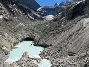 2026-10-01T052934Z_1591117956_RC2QBNA5ULNI_RTRMADP_3_CLIMATE-CHANGE-SWISS-GLACIERS-1790856548.jpg